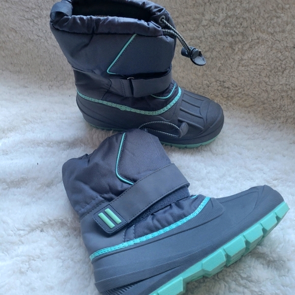 Kids winter boots size 2 - Picture 1 of 2
